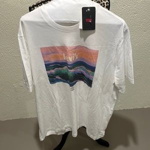 Men’s brand new with tags white Levi tee shirt